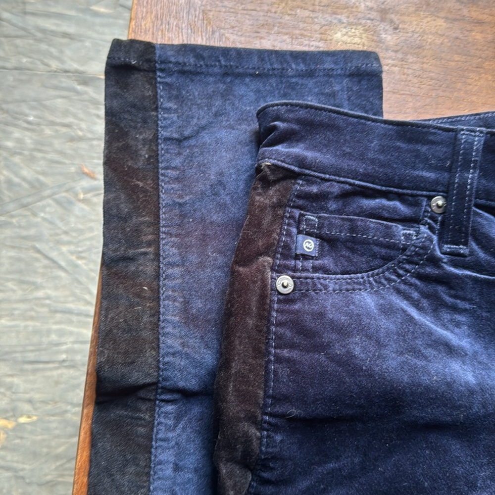 AG NWOT Mari Tuxedo Stripe High Rise Straight Leg Velveteen Jeans size 26R Sexy